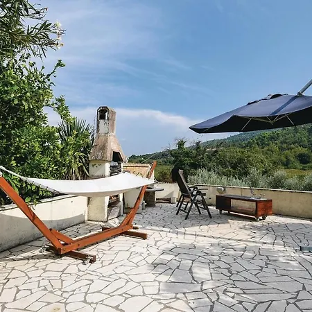 Two-Bedroom Apartment In Janjina